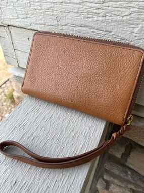 Fossil Tan Pebbled Leather Zip Wristlet Wallet